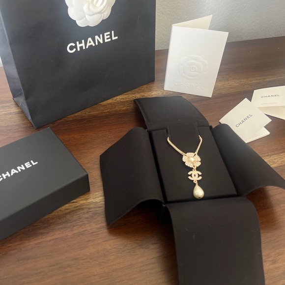 Collector’s Must-Have Rare Long Necklace 23S Camellia CC Pearl Adjustable chain - Picture 6 of 12